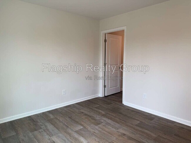 Building Photo - 4109 Laurel Rdg Dr