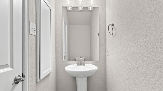 Building Photo - 3720 Paradise Way