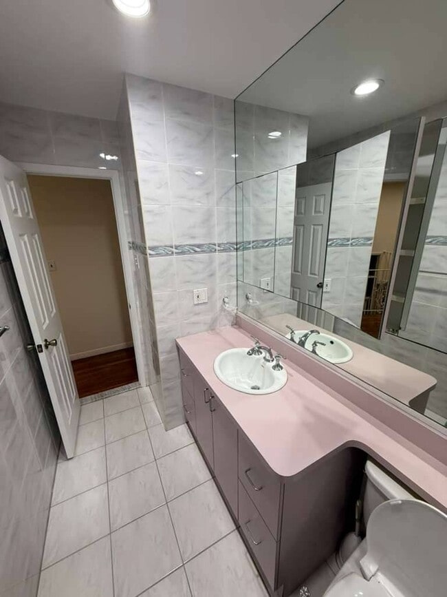 Building Photo - 67-06 171st St