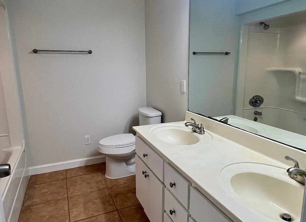 Building Photo - 317 Windridge Dr