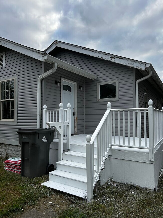 Building Photo - 1641 Asbury St