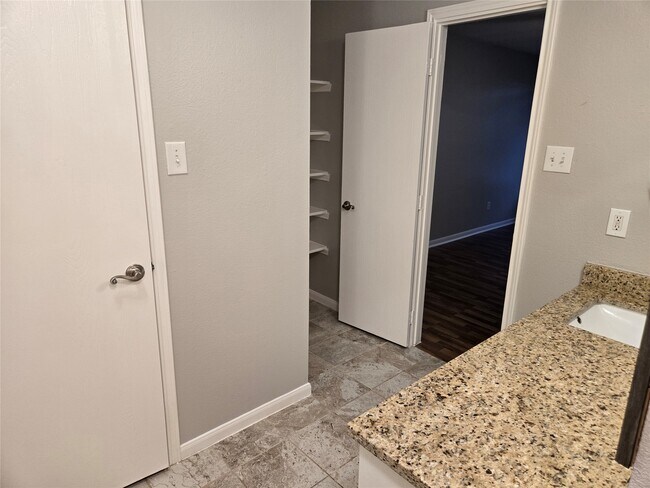 Building Photo - 24202 Bar Kay Ln