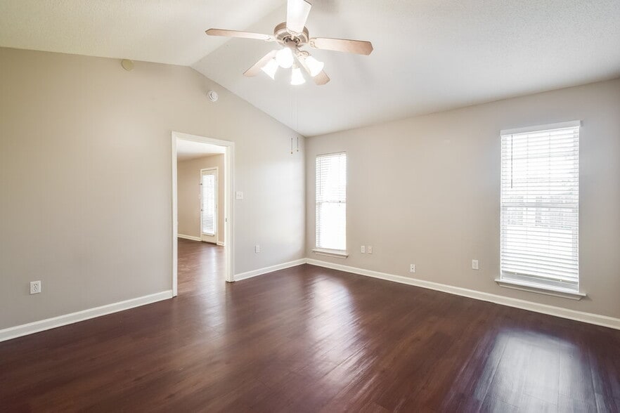 Building Photo - 1708 Cherry Creek Dr