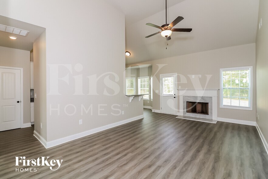 Building Photo - 177 Cranbrooke Dr