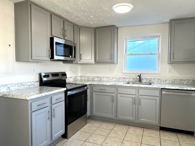 Building Photo - Walk to the beach!