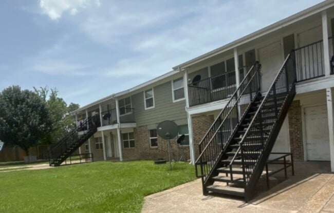 Building Photo - 701 N Madison St