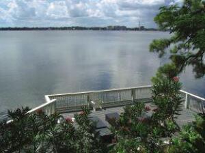Building Photo - 225 S Tropical Trail