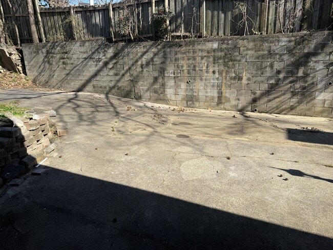 Building Photo - 1100 W Grand Ave