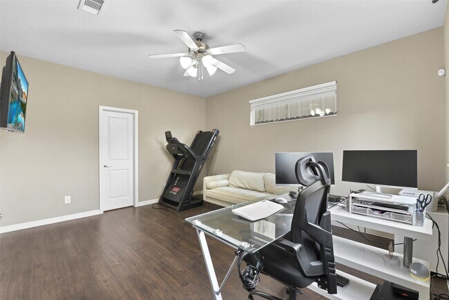 Building Photo - 241 N Lenox St