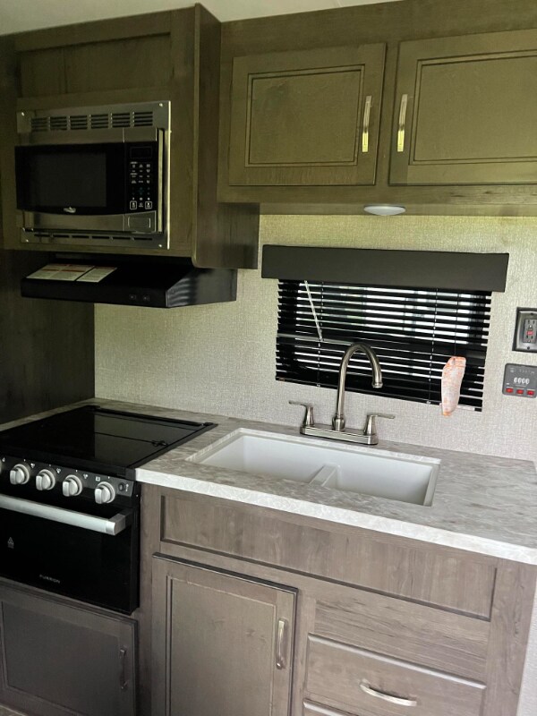 Building Photo - 930 County Rd 3390