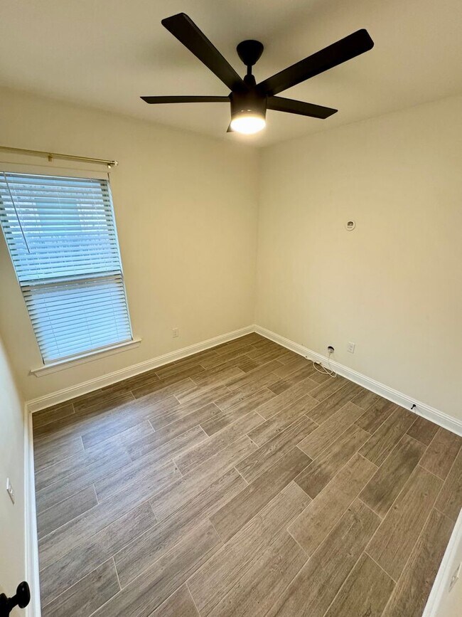 Building Photo - Willow Heights Home!