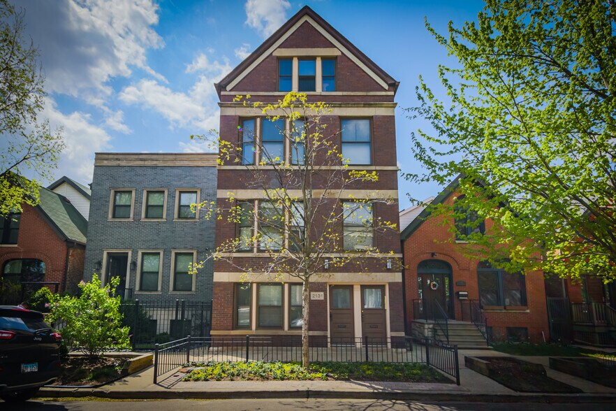Primary Photo - 2131 W Homer St