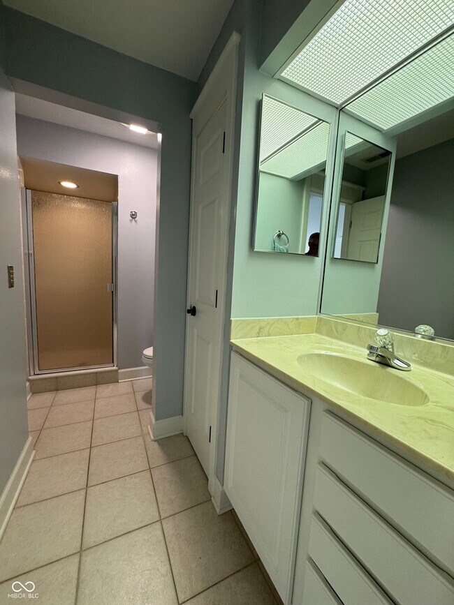 Building Photo - 8690 Jaffa Ct W Dr