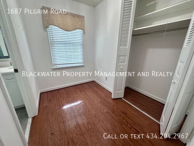 Building Photo - 1687 Pilgrim Rd