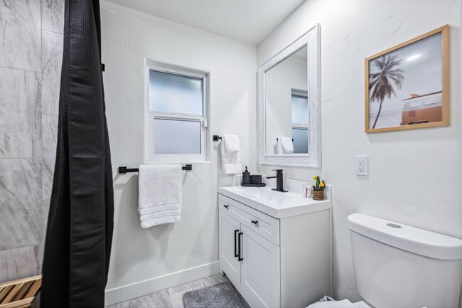 Building Photo - 131 Mescal Loop