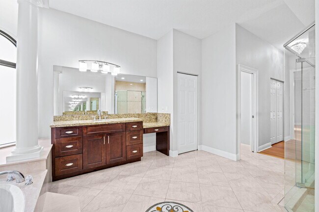 Building Photo - 16596 82nd Rd N