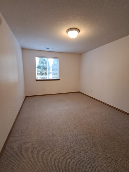 Building Photo - 2222 NE 137th Ct