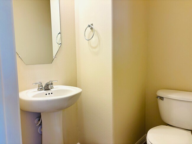 Building Photo - 8525 Sunset Loch Dr