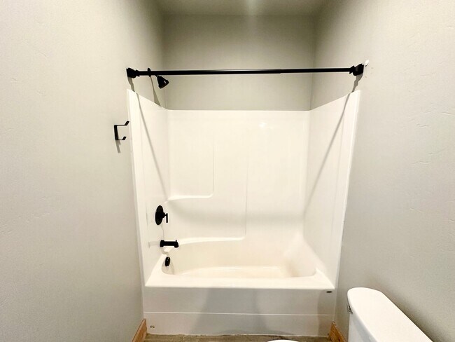 Building Photo - 121 E 26th Ave