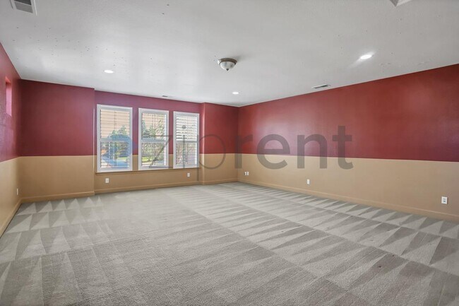 Building Photo - 5743 W Chennault Ave