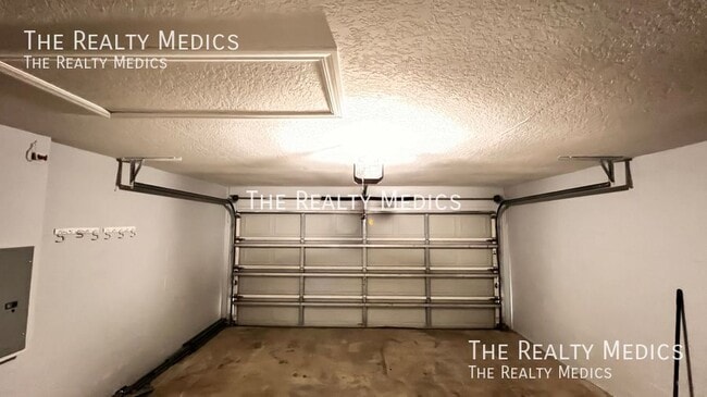 Building Photo - 116 S Normandale Ave