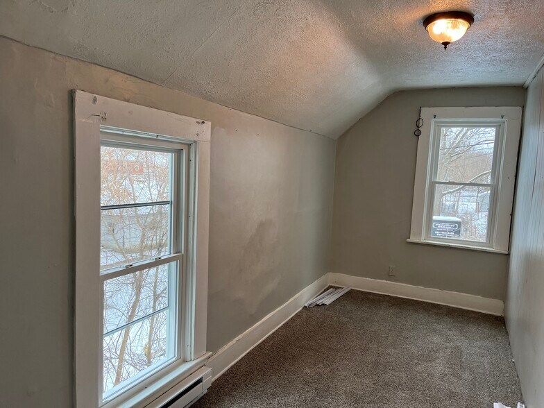 Building Photo - 1327 Saint Marys Ave