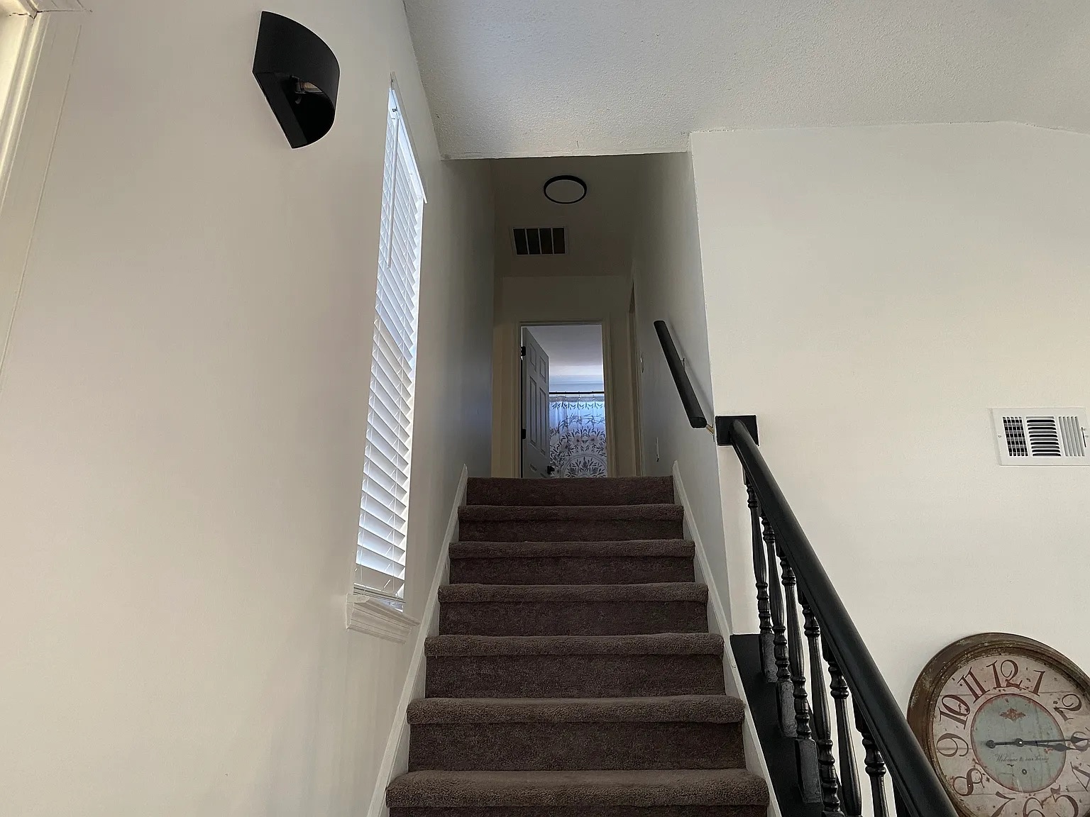 Building Photo - Room in House on Parkside Dr