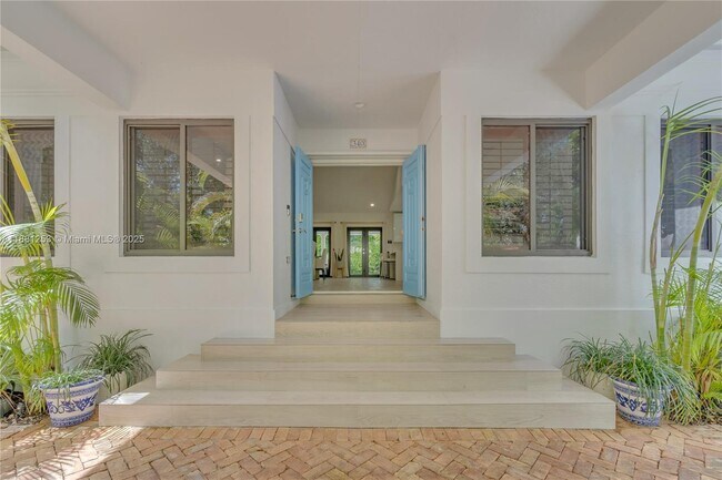 Building Photo - 340 Woodcrest Rd