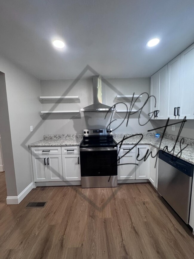 Building Photo - 135 Rhea Dr