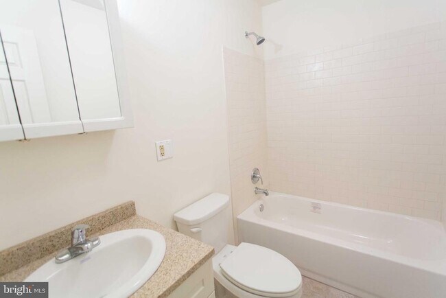 Building Photo - 526 Spruce St