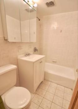 Building Photo - 37 W 76th St