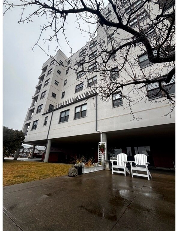 Building Photo - 1 A St