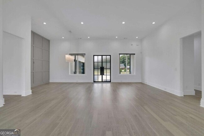 Building Photo - 2964 Old Peachtree Rd NE