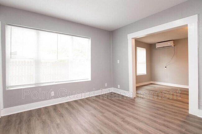Building Photo - 623-627 S. Hydraulic - 2