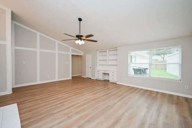 Building Photo - 2818 Green Fields Dr