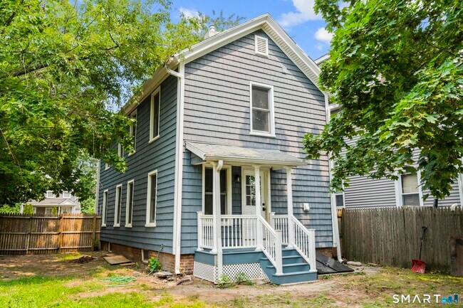 Building Photo - 122 Union Ave