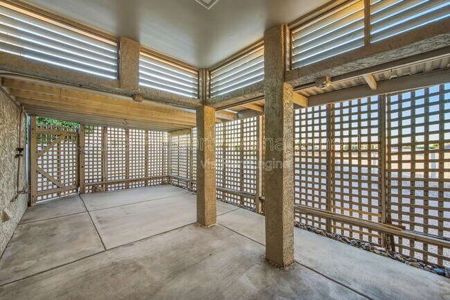 Building Photo - 6120 E Augusta Cir