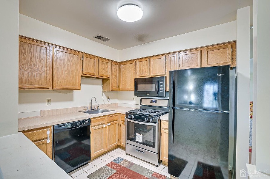 Building Photo - 1138 Waterford Dr