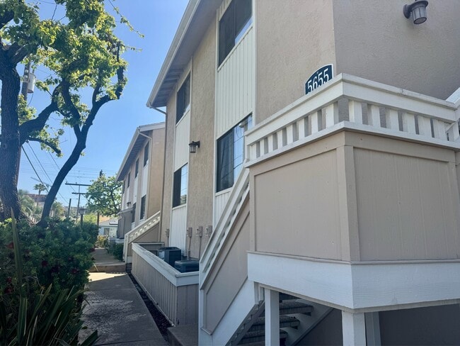 Building Photo - 5655 Riley St