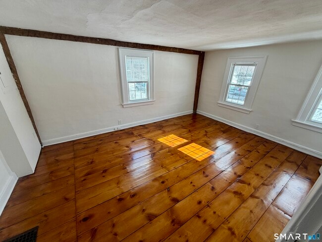 Building Photo - 1185 Linden Ave