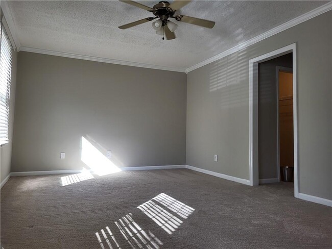Building Photo - 1731 Twin Brooks Dr SE