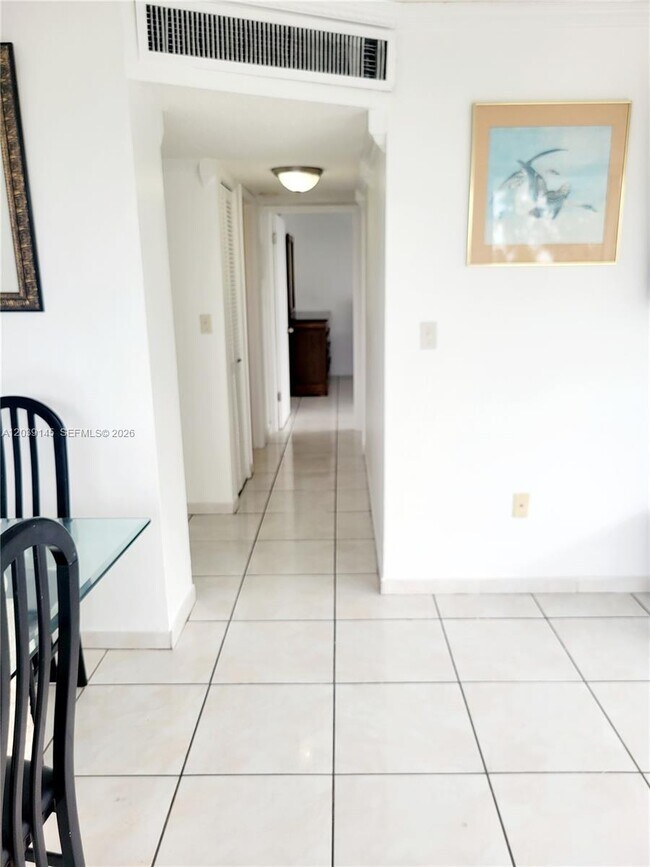 Building Photo - 1300 NE Miami Gardens Dr
