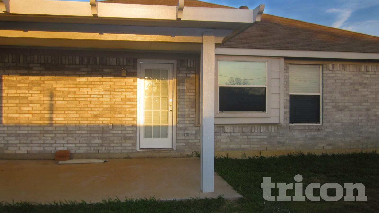 Building Photo - 1377 Meadowbrook Ln