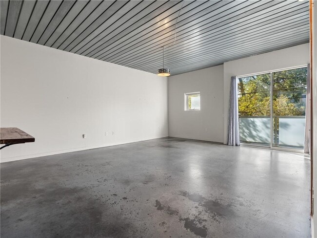 Building Photo - 620 Glen Iris Dr NE