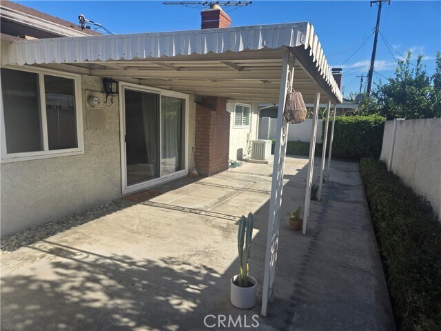 Building Photo - 6604 Dillman St