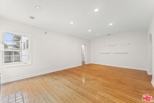 Building Photo - 11320 Homedale St