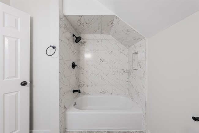 Building Photo - 6215 Portal Dr