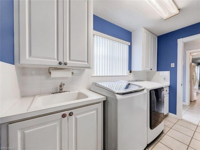 Building Photo - 5712 Drummond Way