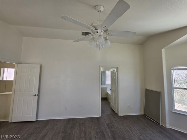 Building Photo - 8008 Dover Shores Ave