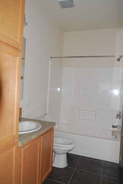 Building Photo - 15340 6th St